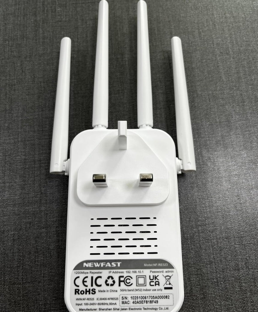 NEWFAST WiFi Booster Range Extender 1200Mbps Dual Band WiFi Extender Booster 5GHz & 2.4GHz, 4x Antennas, Access Point Hotspot with 360° Coverage, Wi-Fi Repeater, UK Plug