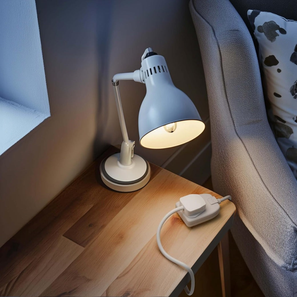 One Socket Single Extension Lead, 5 Metre Cable, Unswitched, 1-Way Plug Extension Cable, Basic Power, White, 13A, 1G, 5m, BOG5