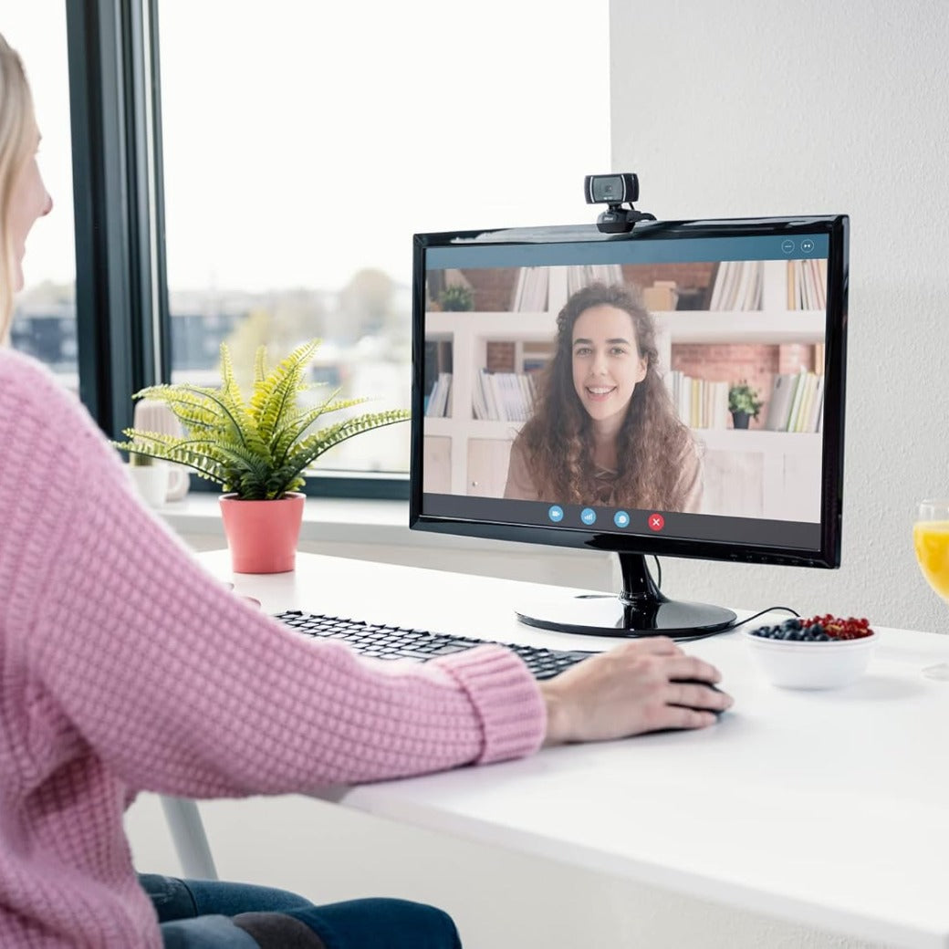 Trust Trino HD Webcam with Microphone, 1280x720, 30 FPS, Universal Stand, USB, Web Camera with Photo Button for Streaming, Video Calling, Skype, Teams, Zoom, PC, Computer, Laptop, Mac - Black